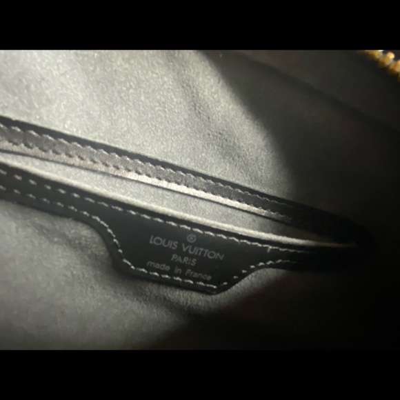 Authentic Louis Vuitton Epi Noir soufflot papillon - Picture 7 of 8